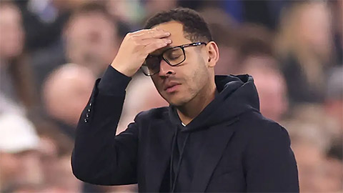 Rosenior cay đắng thừa nhận Chelsea ‘tự bắn vào chân’